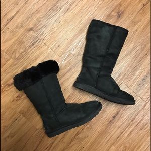 Black UGG boots